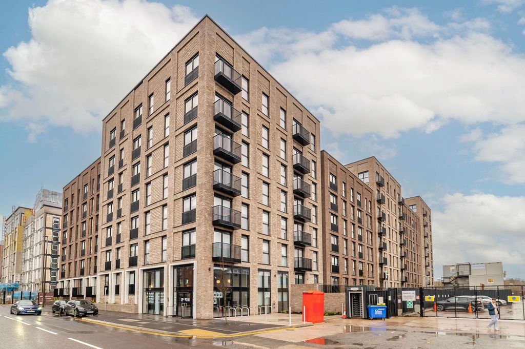 Property photo 1 of 20