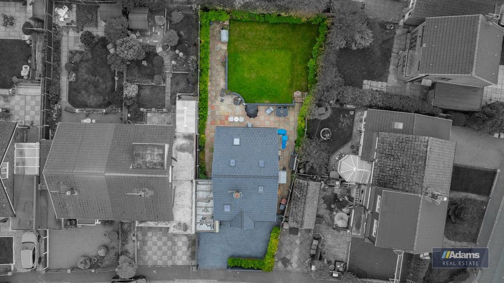 Property photo 2 of 34