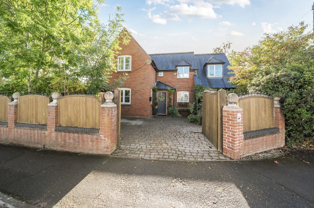Property photo 1 of 24 1353157-1-68c45F0...