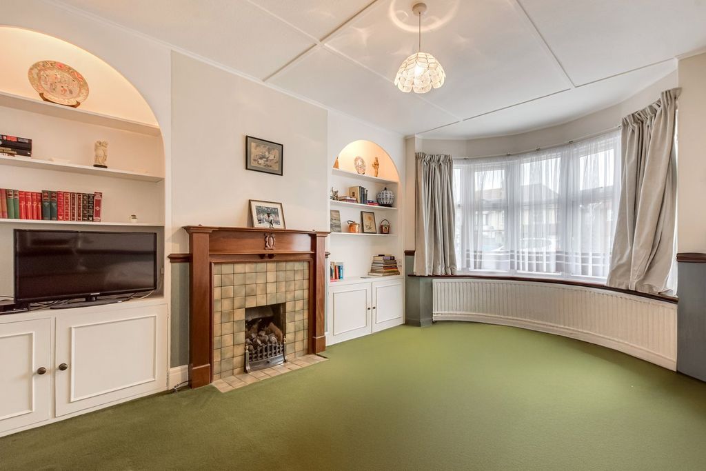 Property photo 3 of 16