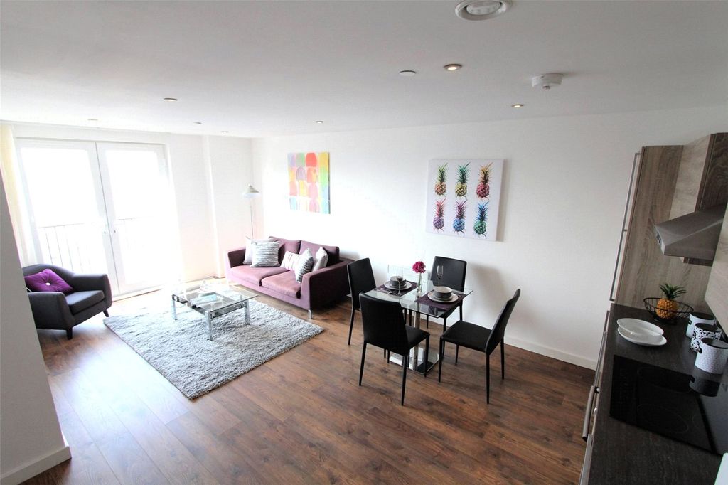 Property photo 2 of 8 Picture No. 12