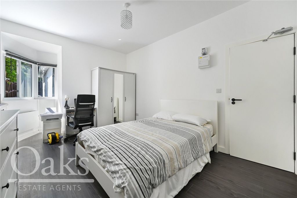 Property photo 3 of 7 Studio