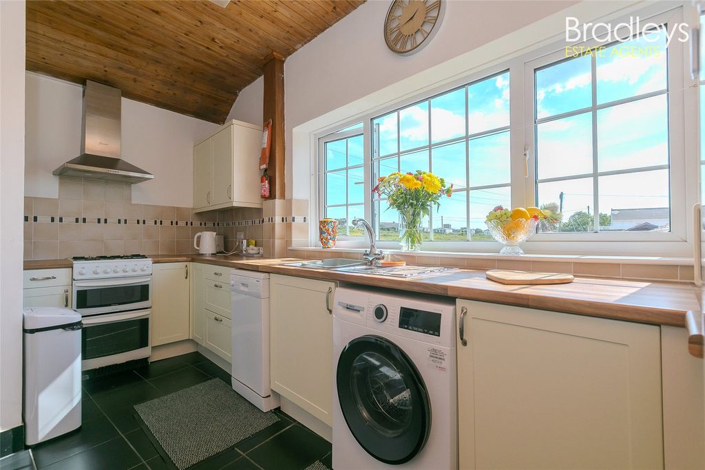 Property photo 3 of 17 Picture No. 20