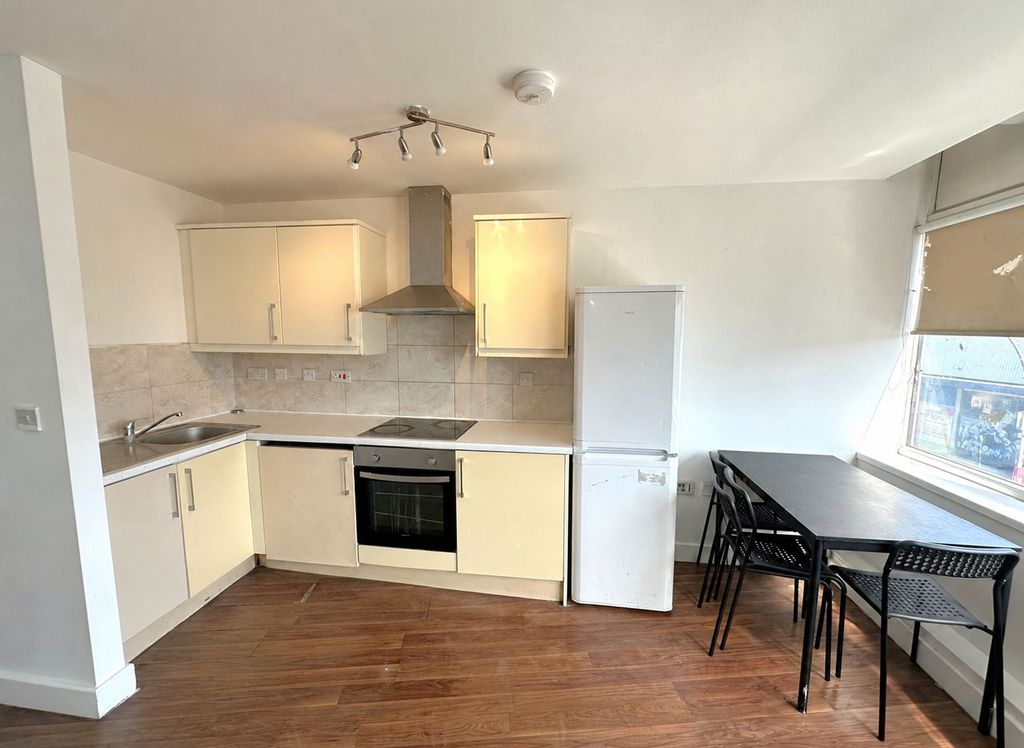 Property photo 1 of 3