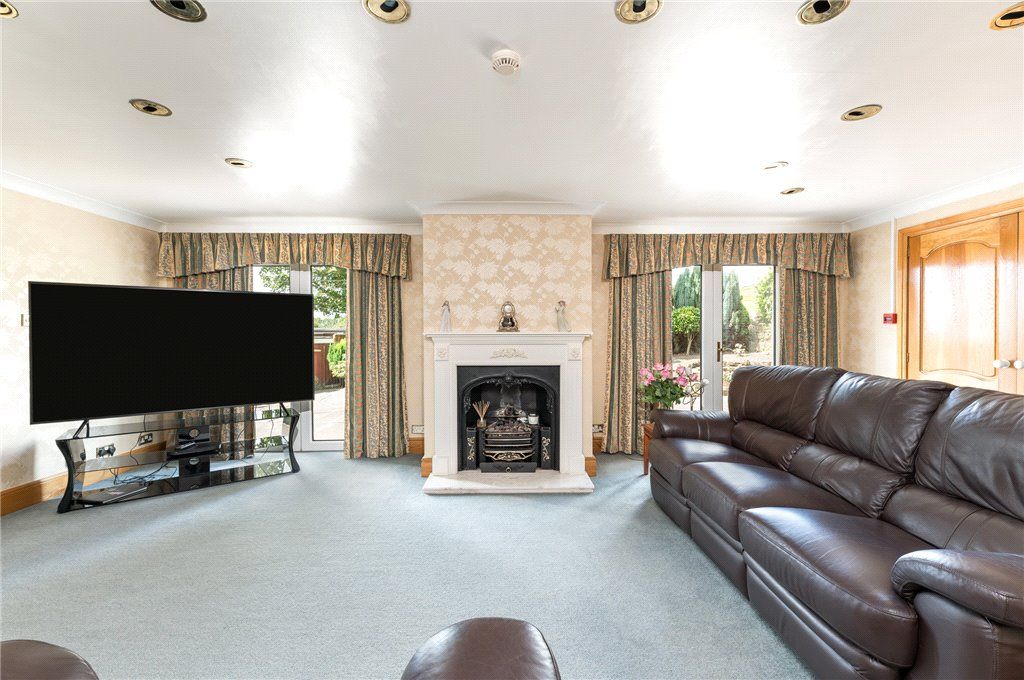 Property photo 3 of 43 Living Room