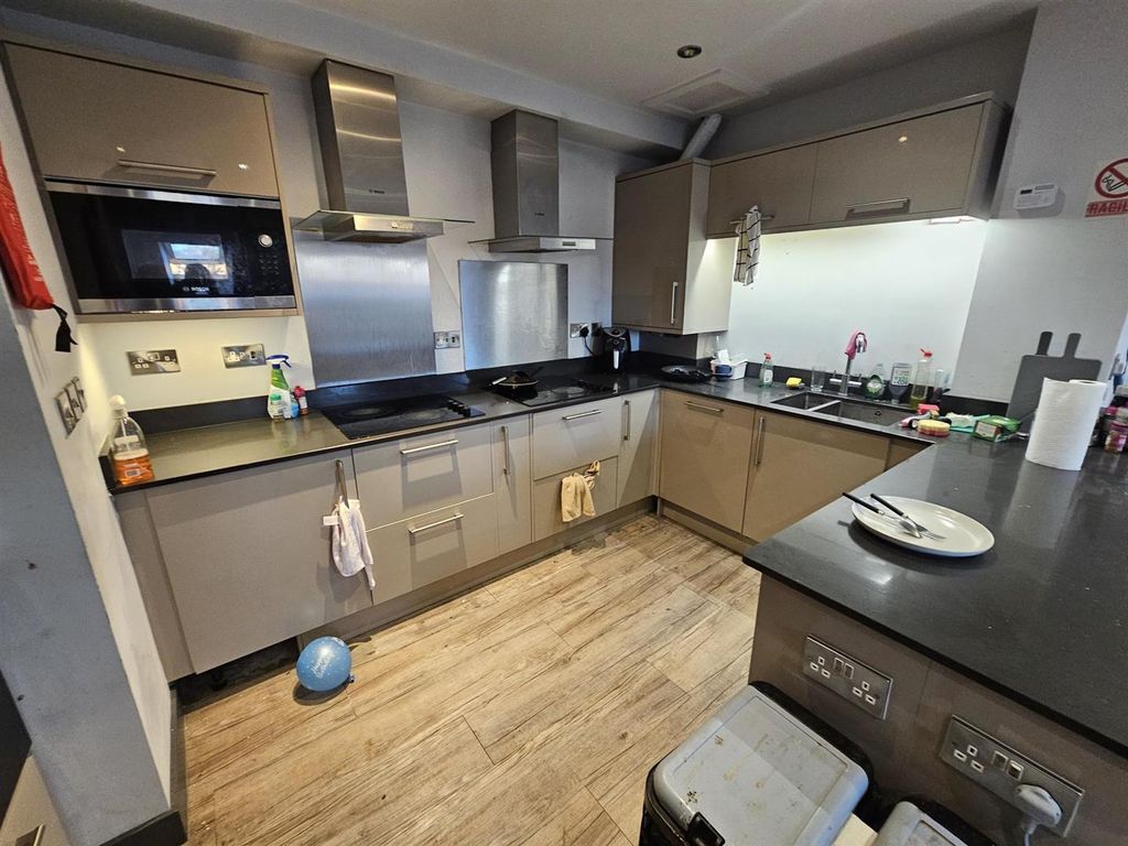 Property photo 3 of 31 468.Jpg