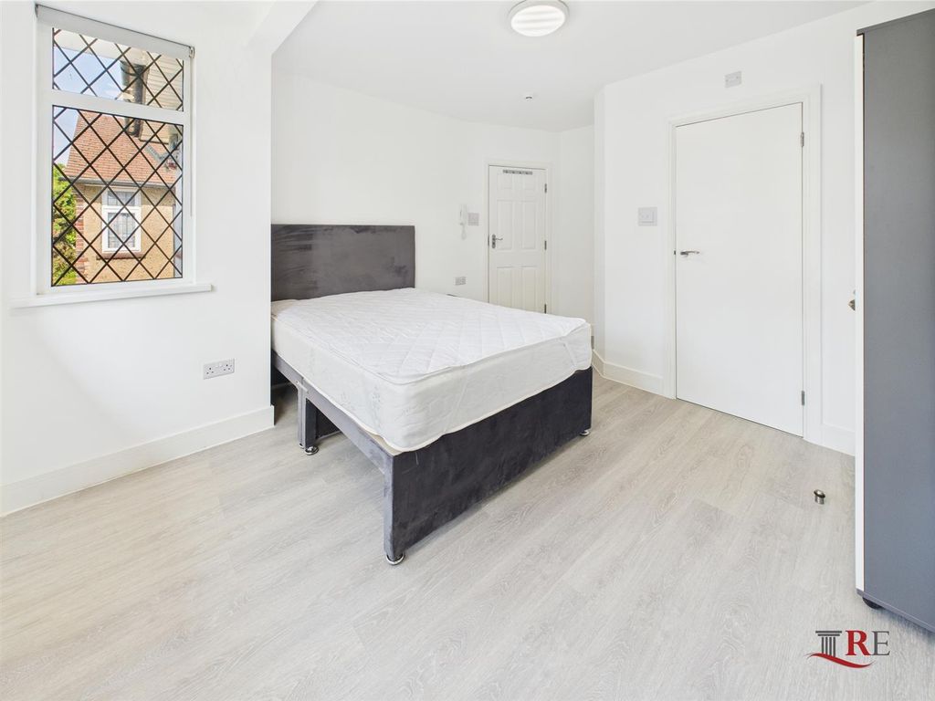 Property photo 1 of 9 Cam02489G0-Pr0155-Still009.Jpg