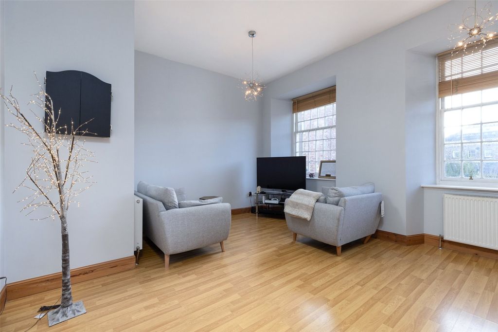 Property photo 3 of 10 Living/Dining