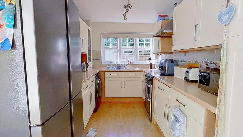 Property photo 3 of 9 Picture No. 14