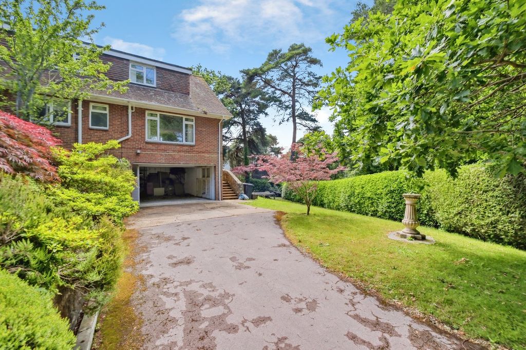 Property photo 1 of 33