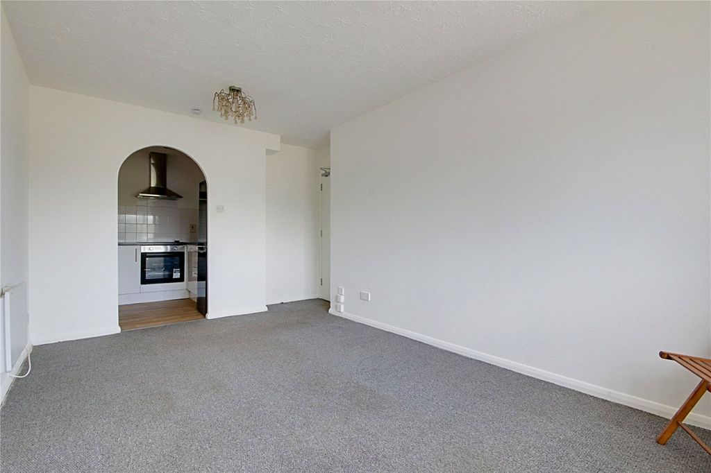 Property photo 3 of 8 Picture No. 10