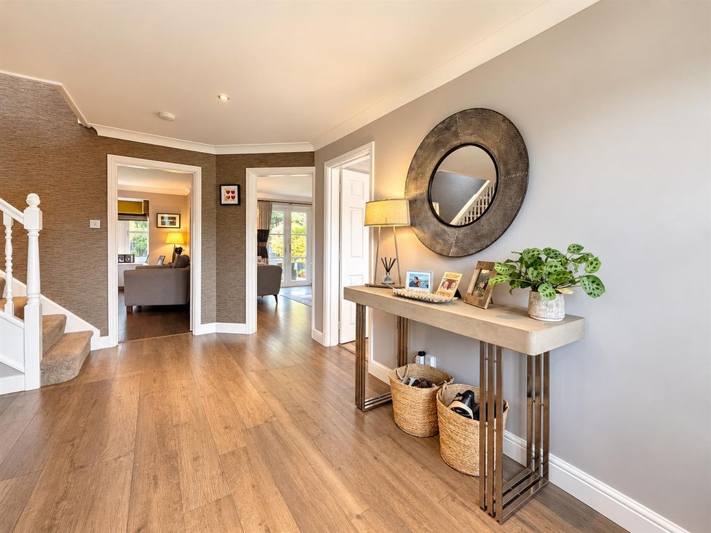 Property photo 3 of 37 Hall