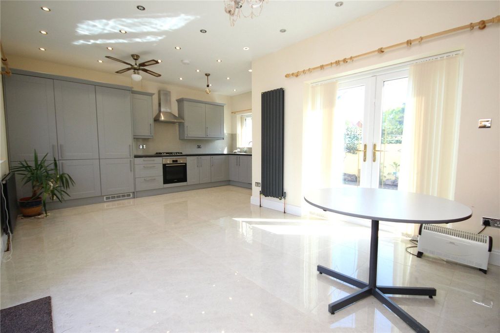 Property photo 3 of 11 Picture No. 08