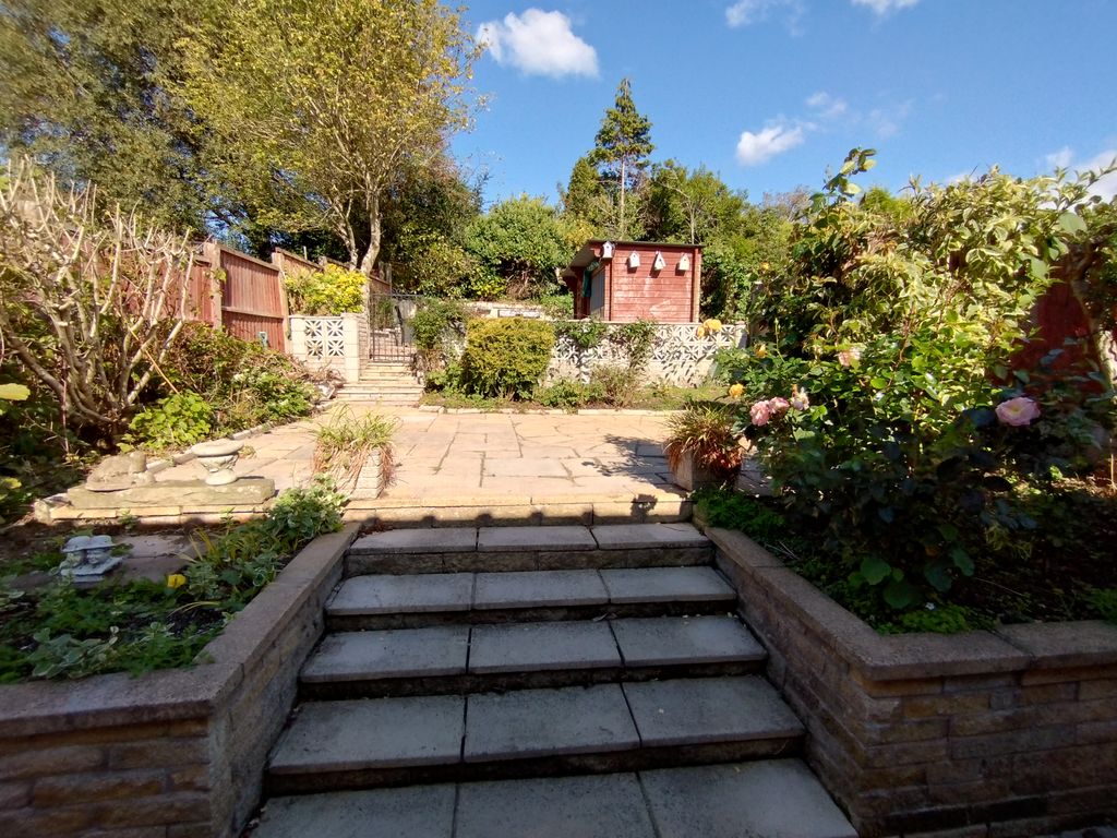 Property photo 2 of 25