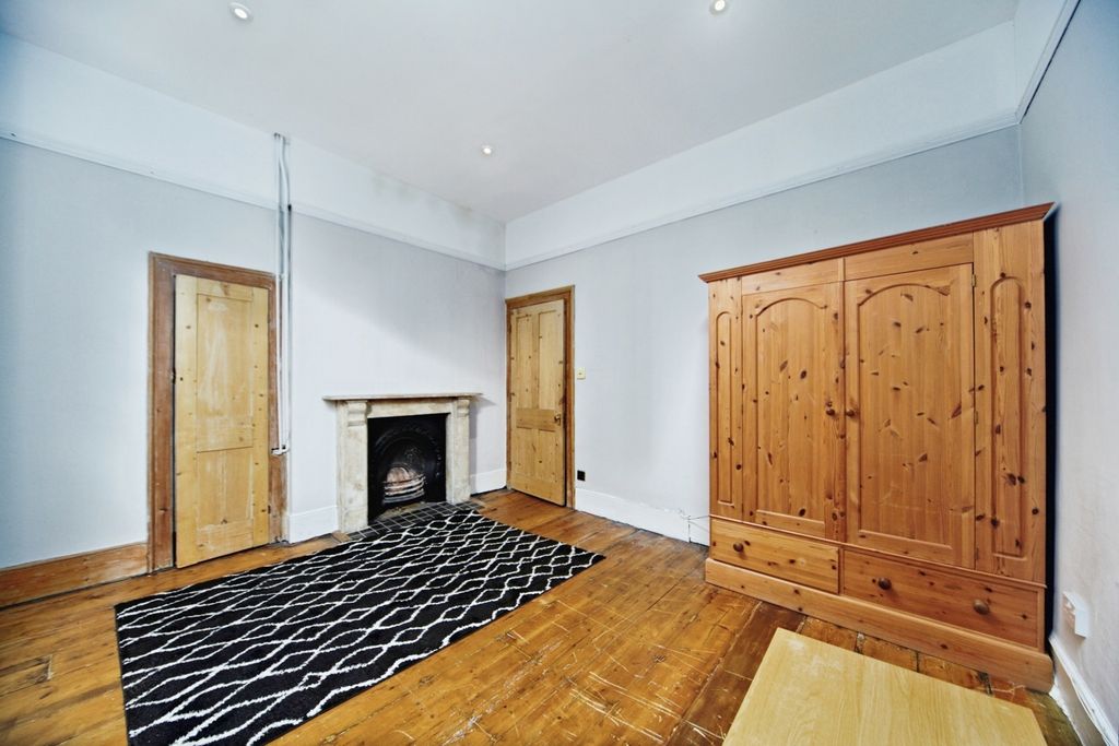 Property photo 2 of 16 Photo