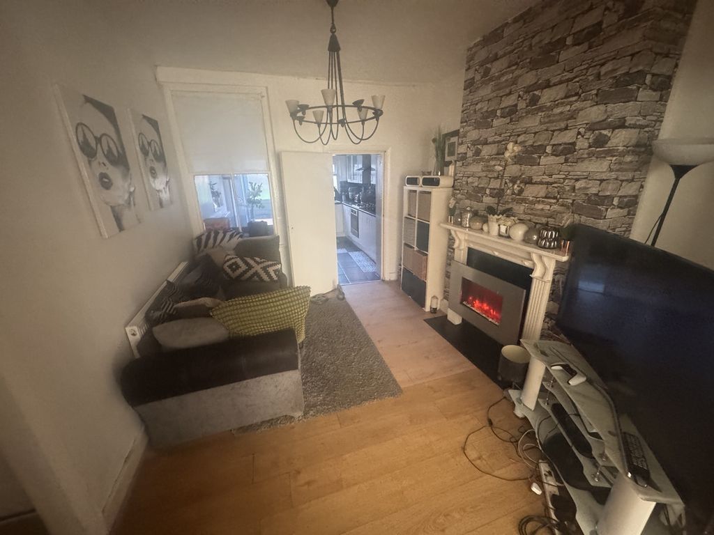 Property photo 2 of 5