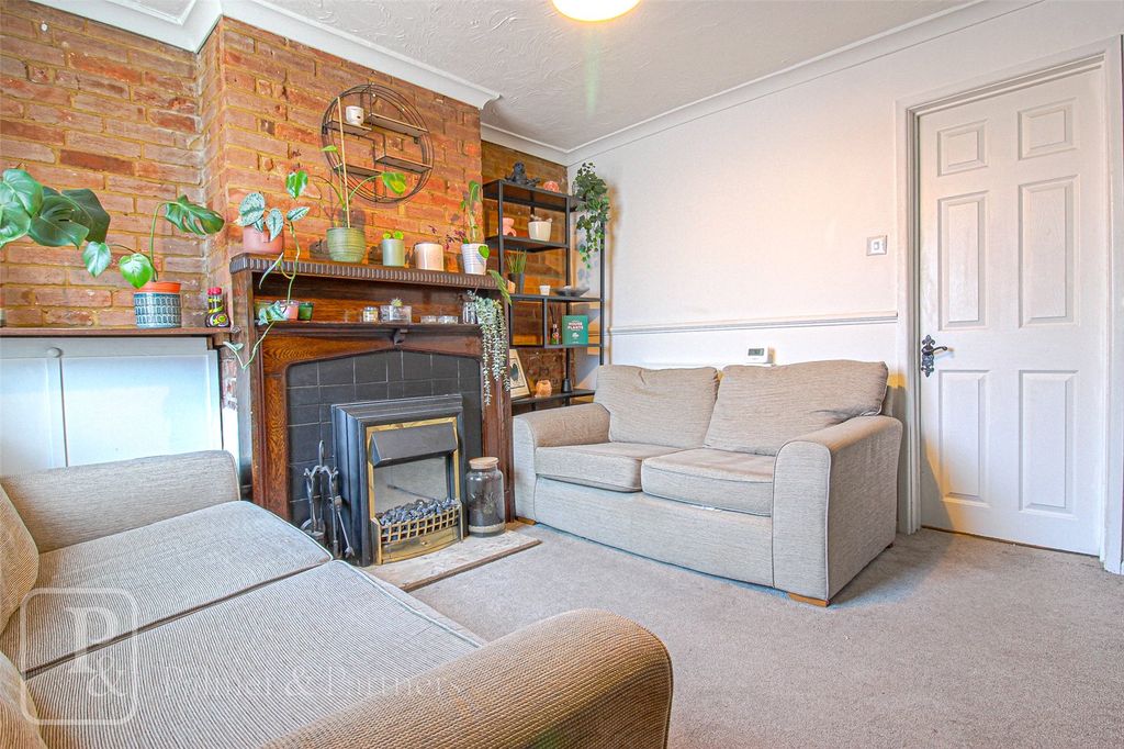 Property photo 3 of 18 Living Room