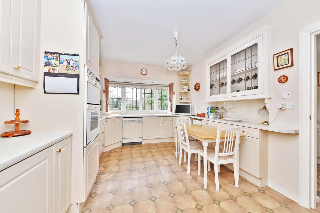 Property photo 3 of 25 3