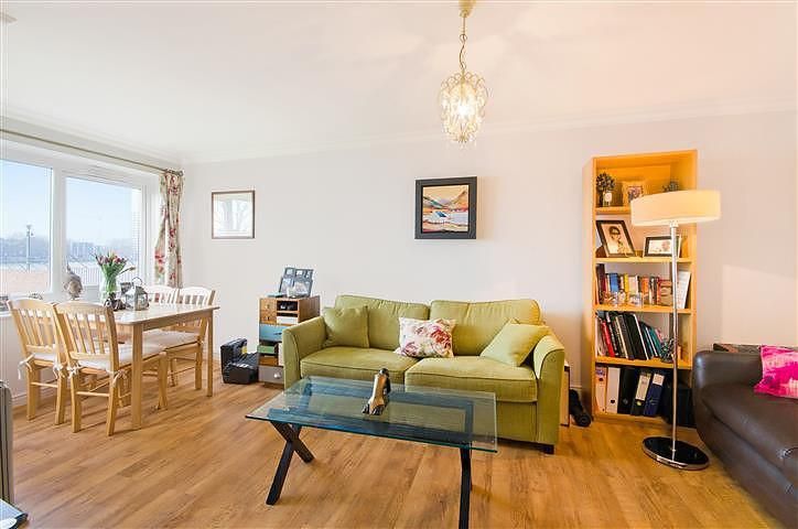 Property photo 2 of 7 Reception