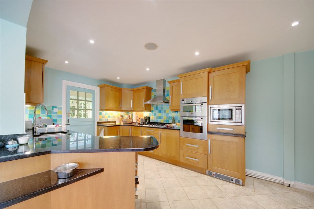 Property photo 3 of 20 Picture No. 05