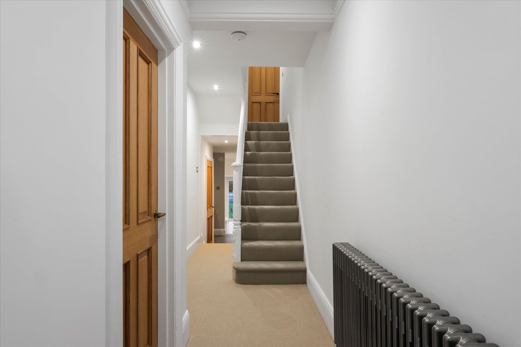 Property photo 2 of 22 Image