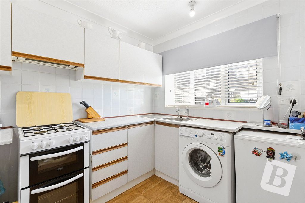 Property photo 2 of 14 Kitchen