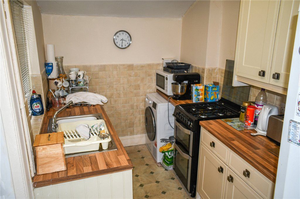 Property photo 2 of 12 Kitchen