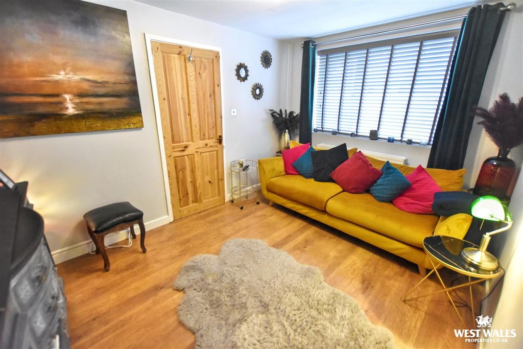 Property photo 2 of 20 18 (13).Jpg