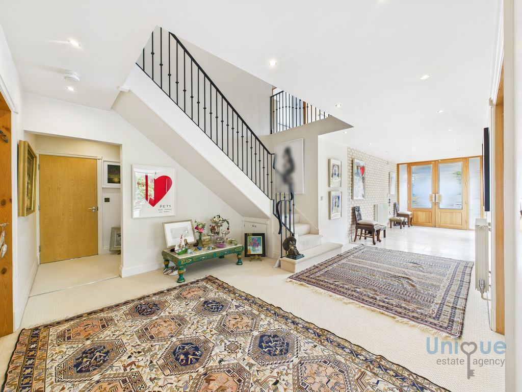 Property photo 2 of 58