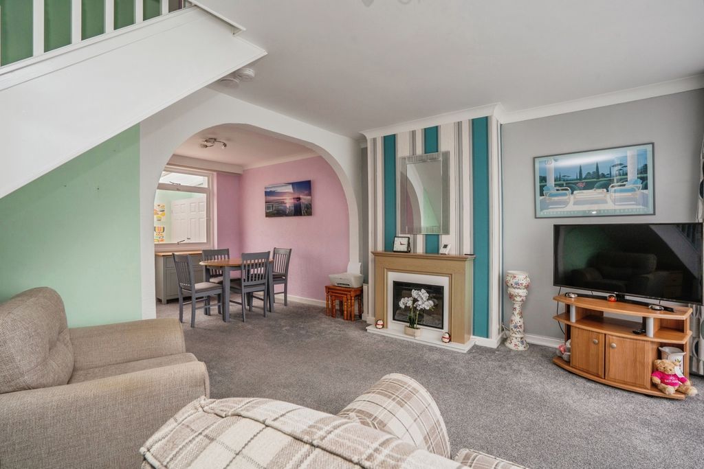 Property photo 2 of 16 Pbox-Img.Jpg