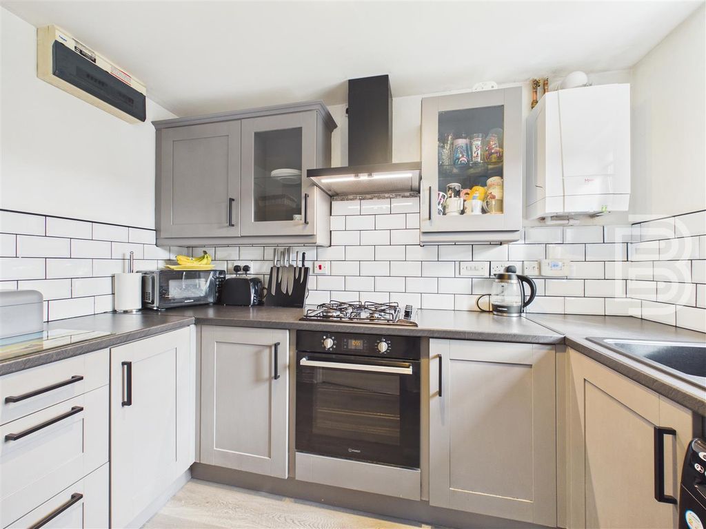 Property photo 3 of 15 Cam05587G0-Pr0118-Still009.Jpg