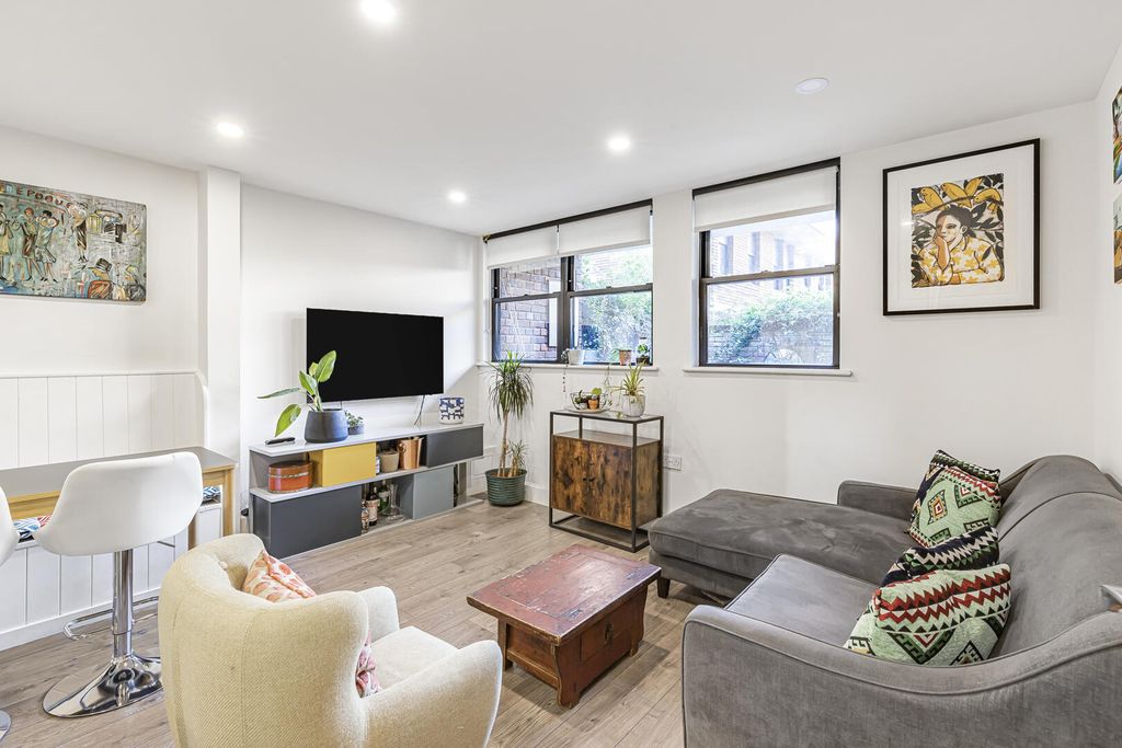 Property photo 3 of 16 Living Room