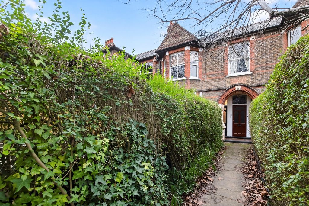 Property photo 1 of 20