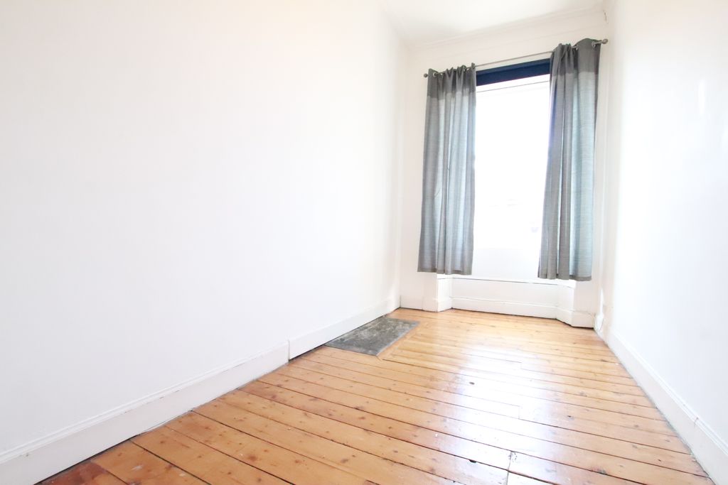 Property photo 3 of 5 Bedroom