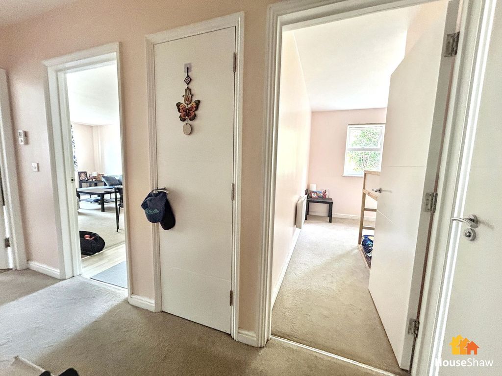 Additional image 5 of 2 bed flat for saleHospital Hill, Chesham HP5