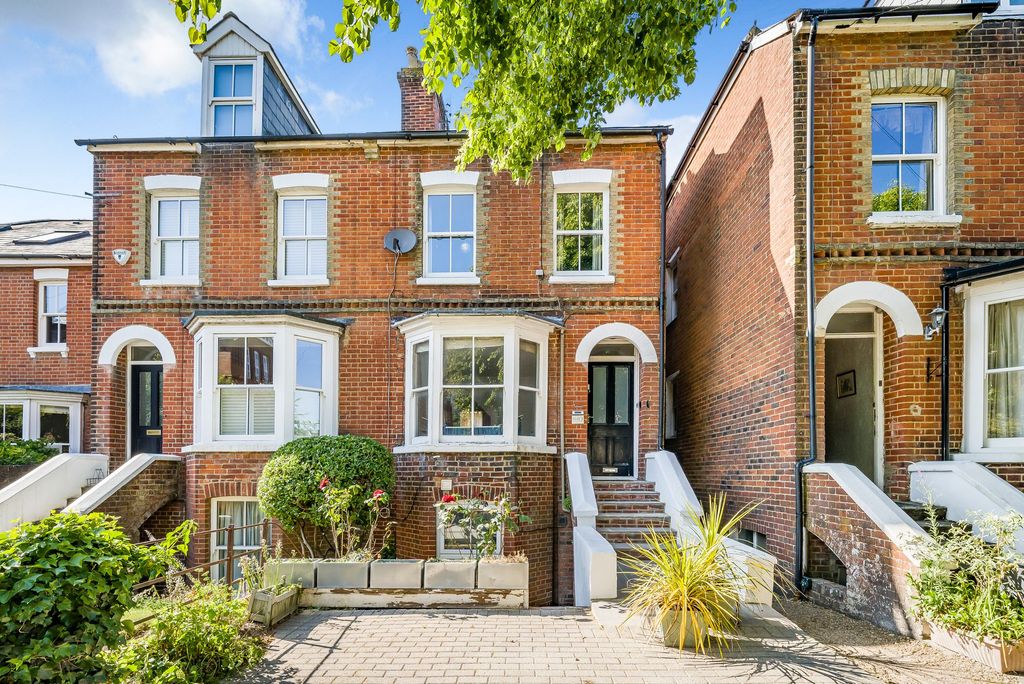 Property photo 1 of 11