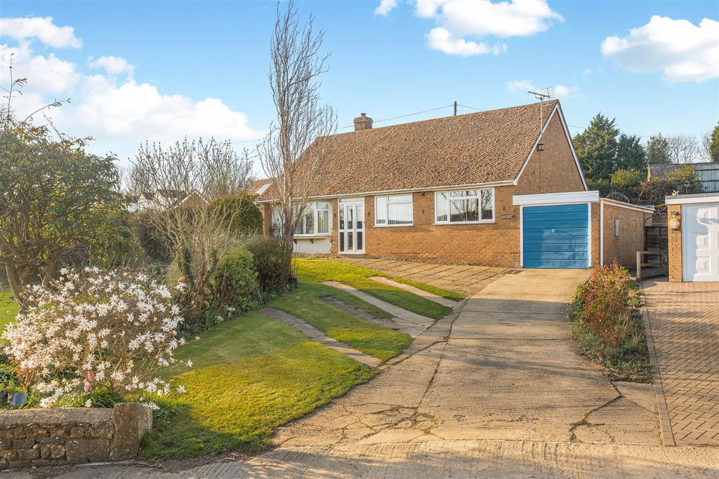 Property photo 1 of 17 Wayside, Church Lane, Mollington-1.Jpg