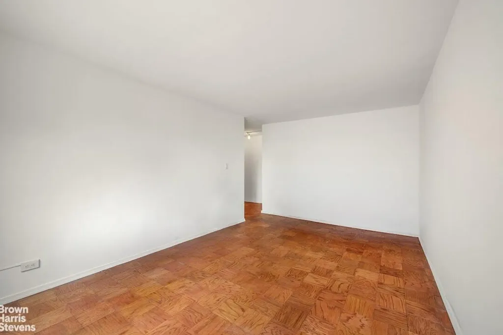 Property photo 3 of 9 <Alttext/>