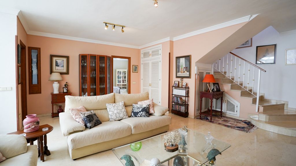 Property photo 1 of 50 Photo 0