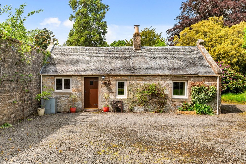 Property photo 1 of 11