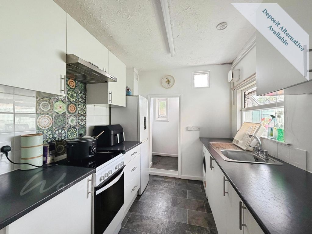 Property photo 1 of 5 Living Kitchen Use