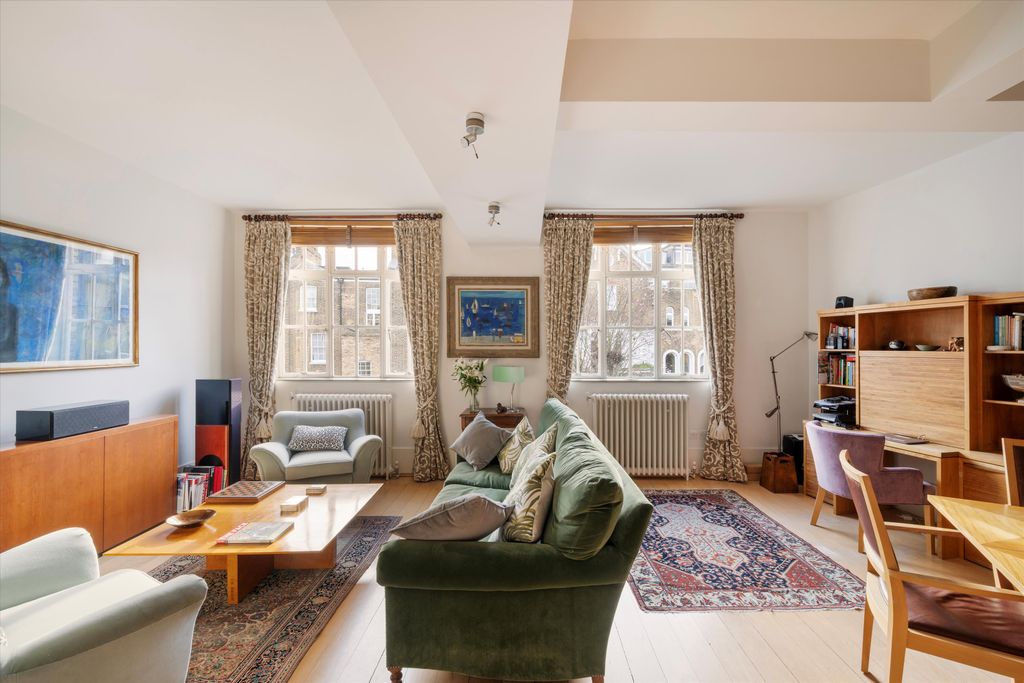 Property photo 2 of 17 Image