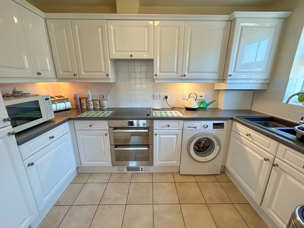 Property photo 3 of 18