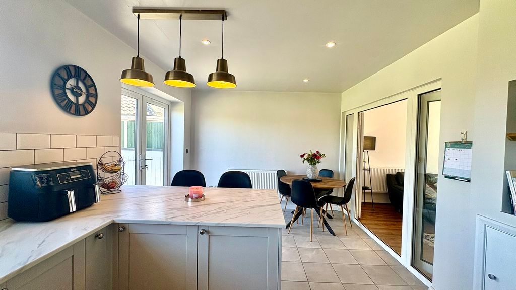 Property photo 2 of 18 Photo 7