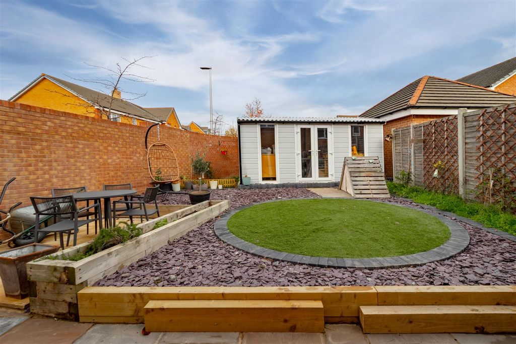 Property photo 3 of 36