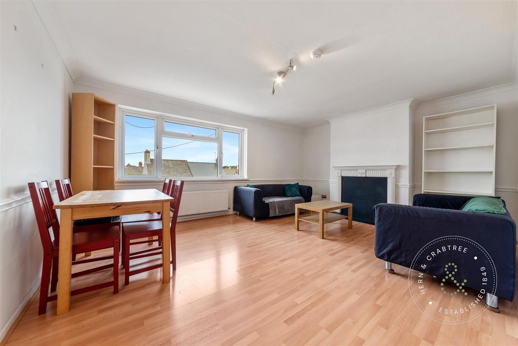Property photo 2 of 15 Victoria-Court-02.Jpg