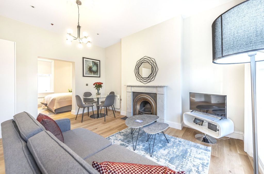 Property photo 3 of 16 Reception Room