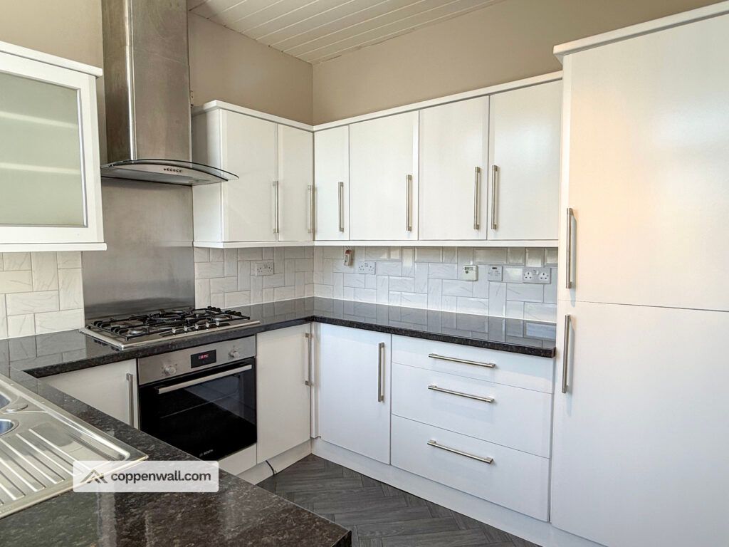 Property photo 2 of 25
