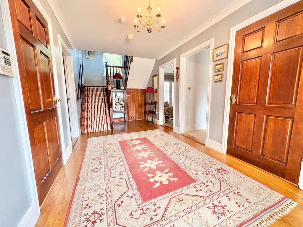 Property photo 3 of 46