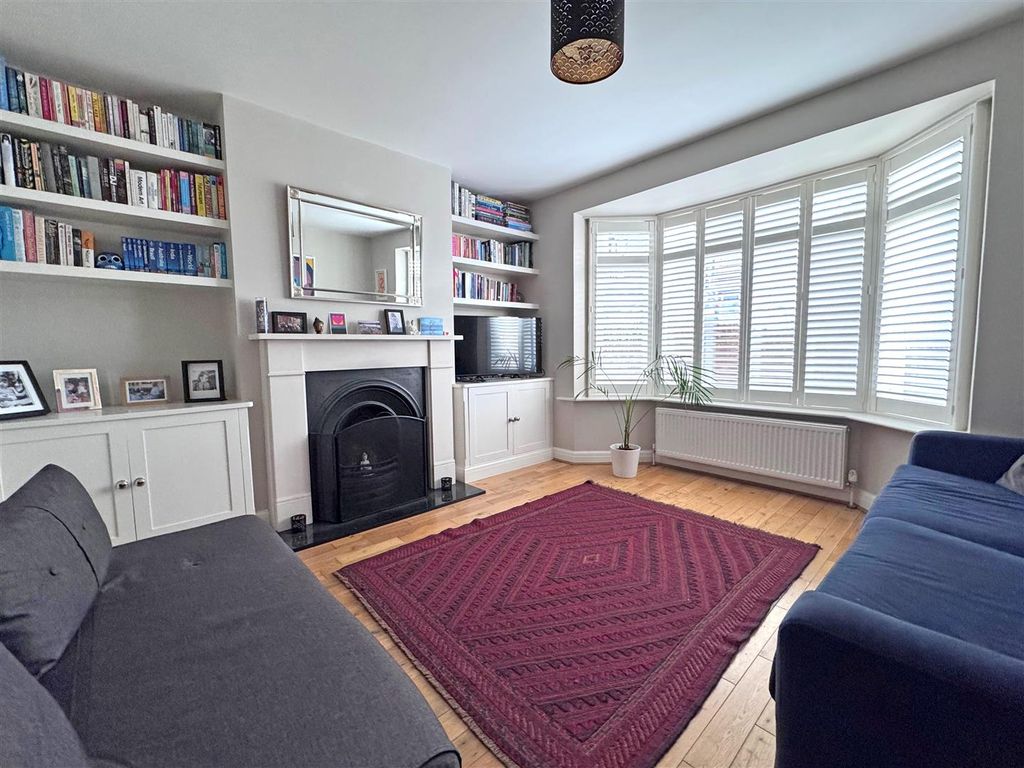 Property photo 2 of 30 27E.Jpg